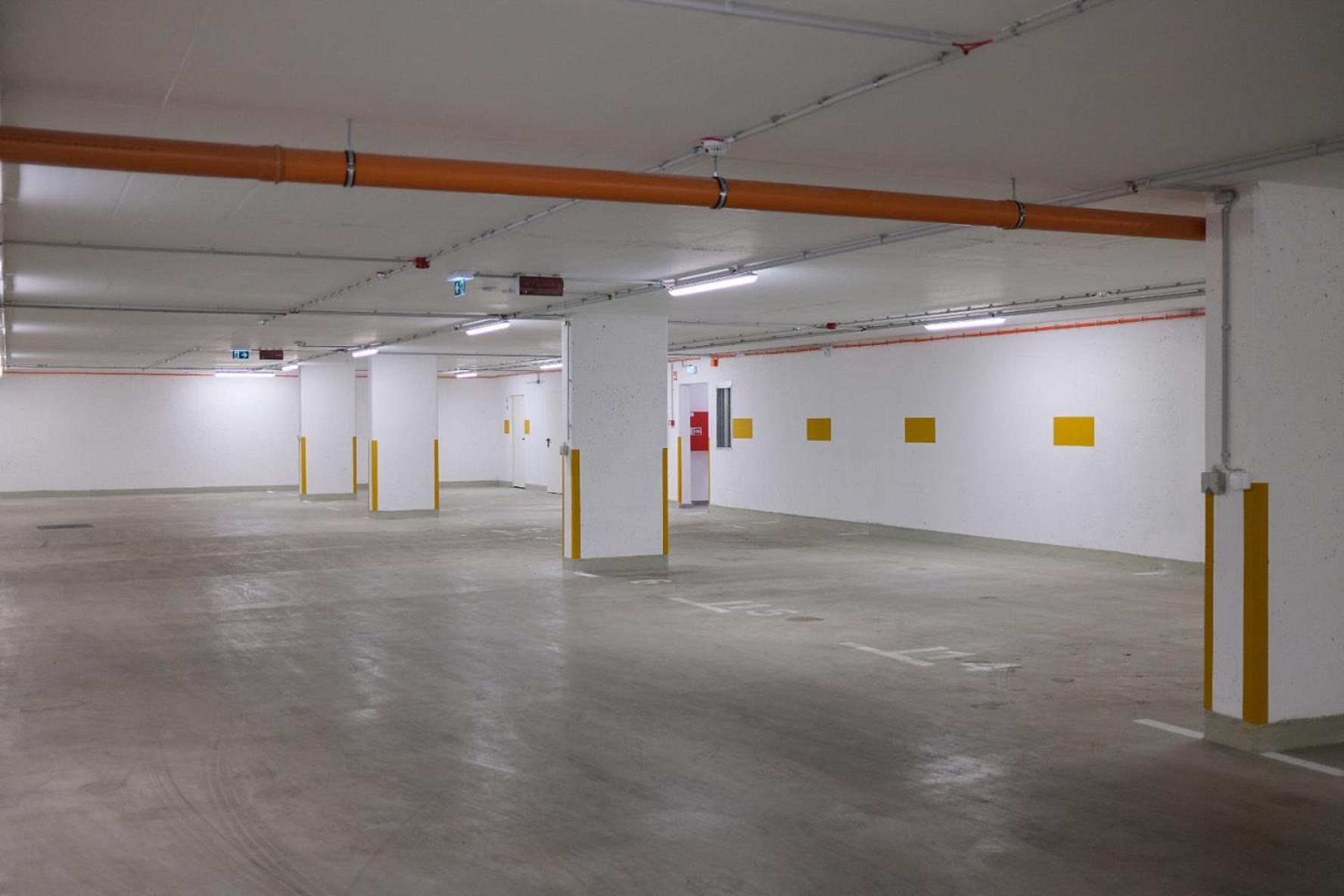 בודפשט Cityscape Apartment ~ Ac/Indoor Parking/Balcony מראה חיצוני תמונה