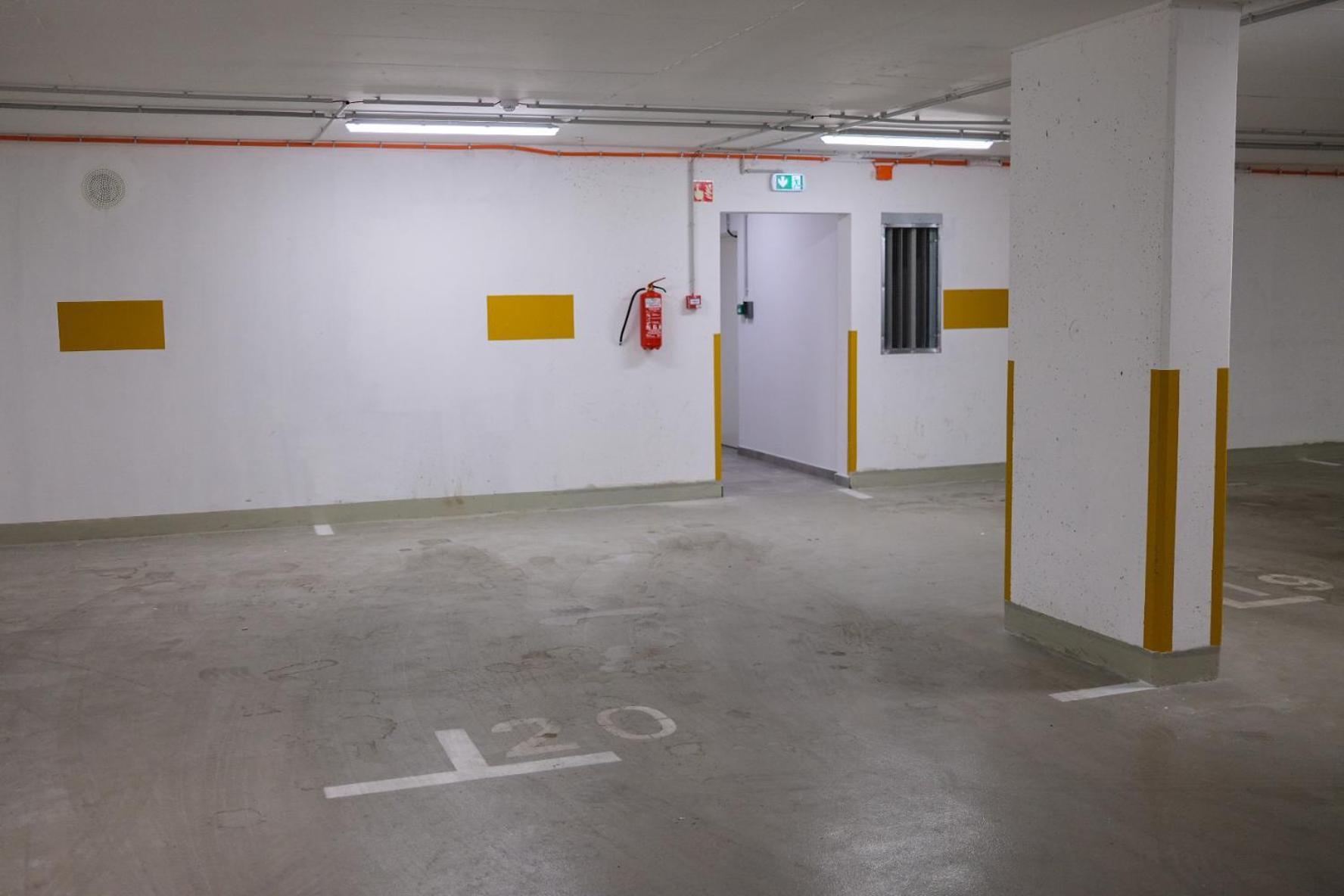 בודפשט Cityscape Apartment ~ Ac/Indoor Parking/Balcony מראה חיצוני תמונה